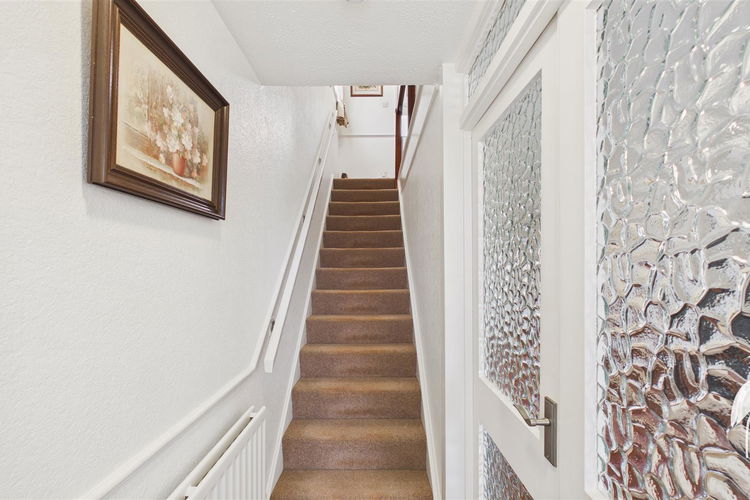 Entrance Hall - Picture 13 of 24