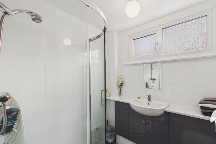 Shower Room - Picture 20 of 24