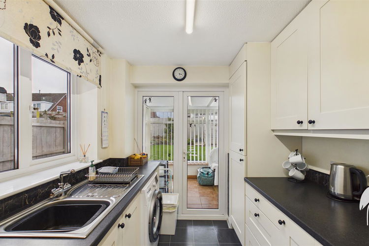 Kitchen - Picture 7 of 24