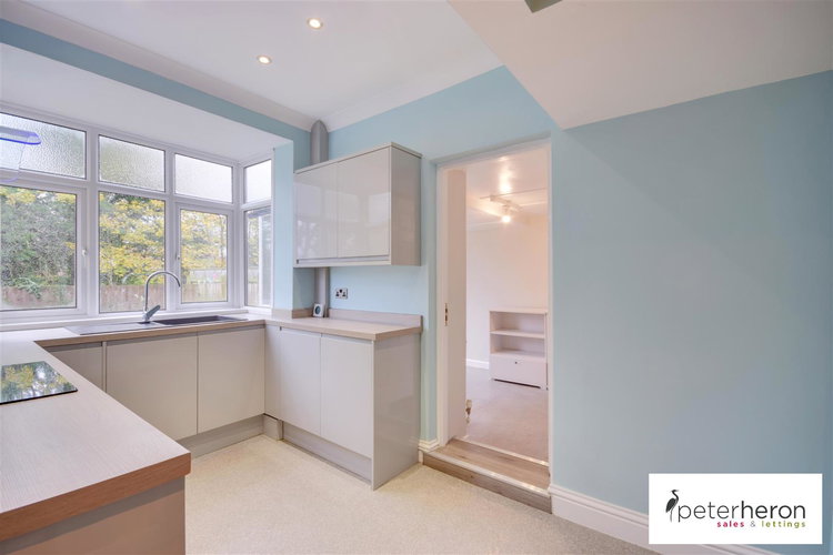 Kitchen - Picture 6 of 15