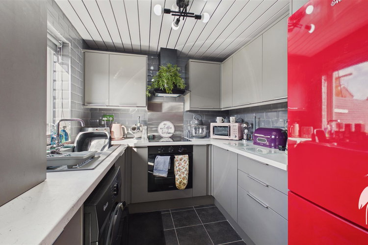 Kitchen - Picture 6 of 19