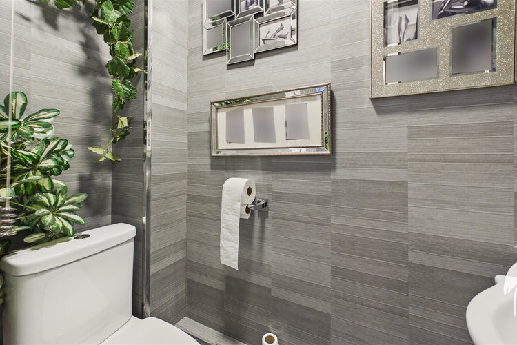 Ground Floor WC - Picture 9 of 19