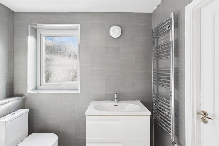 Bathroom - Picture 12 of 22