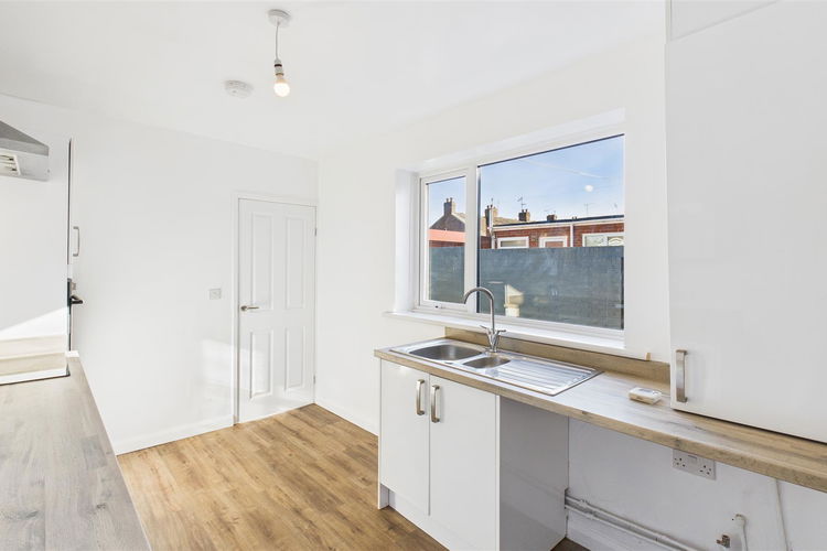 Kitchen - Picture 8 of 22