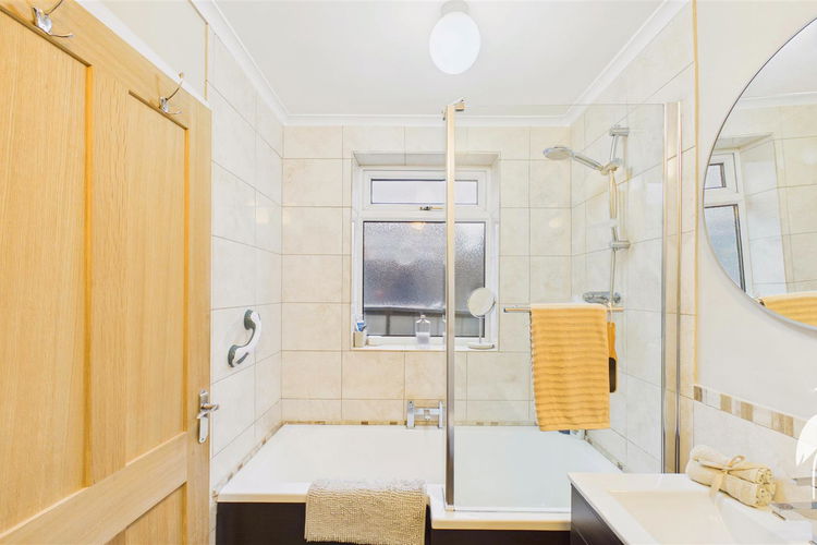 Bathroom - Picture 13 of 24