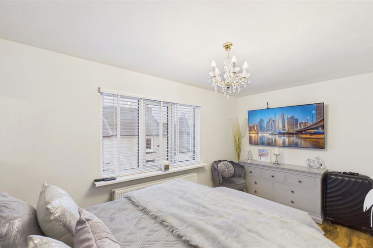 Bedroom 1 - Picture 17 of 24