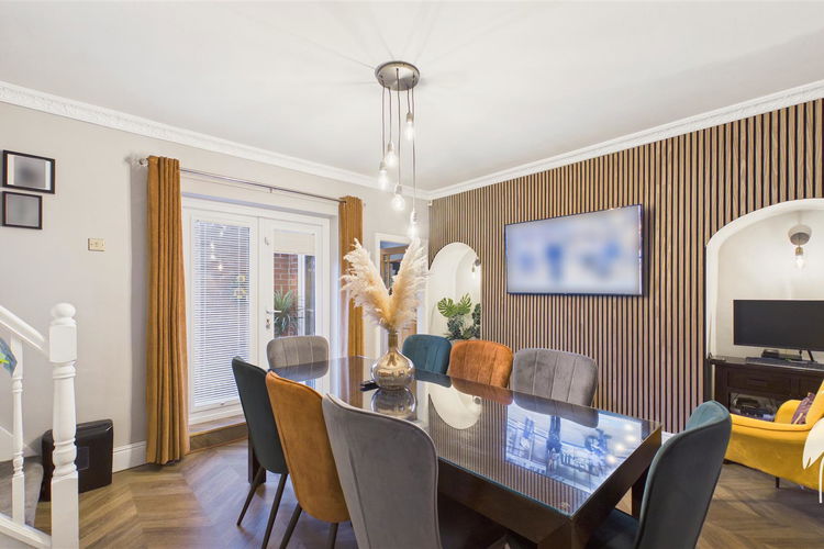 Dining Room - Picture 5 of 24