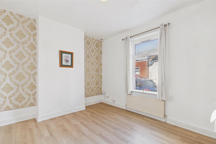 Bedroom 1 - Picture 7 of 15