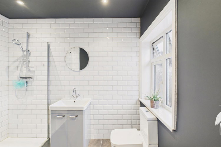 En-Suite Shower Room - Picture 27 of 46