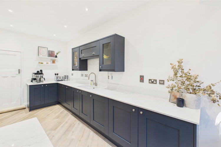 Open Plan Living Kitchen - Picture 11 of 46