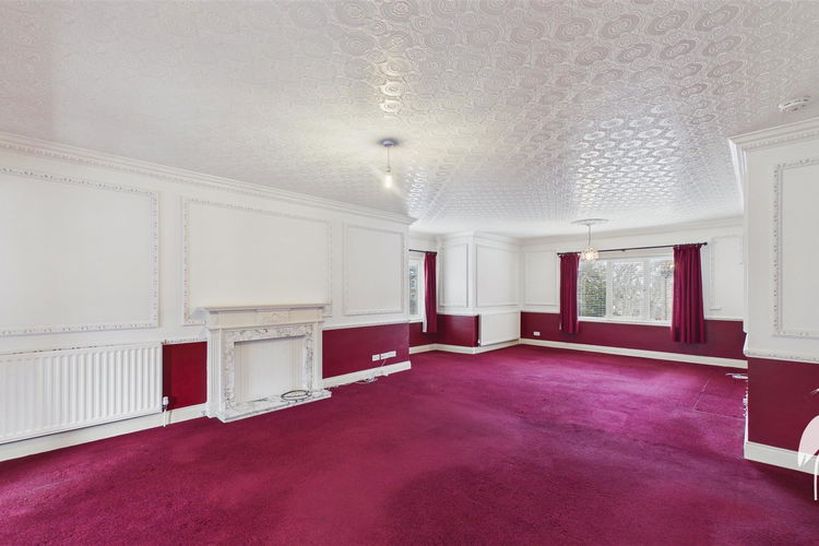 Lounge/Dining Room - Picture 4 of 28