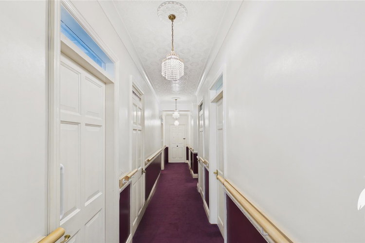 Entrance Hall - Picture 11 of 31