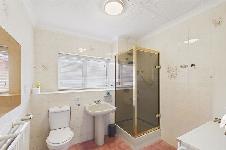 Shower Room - Picture 19 of 28