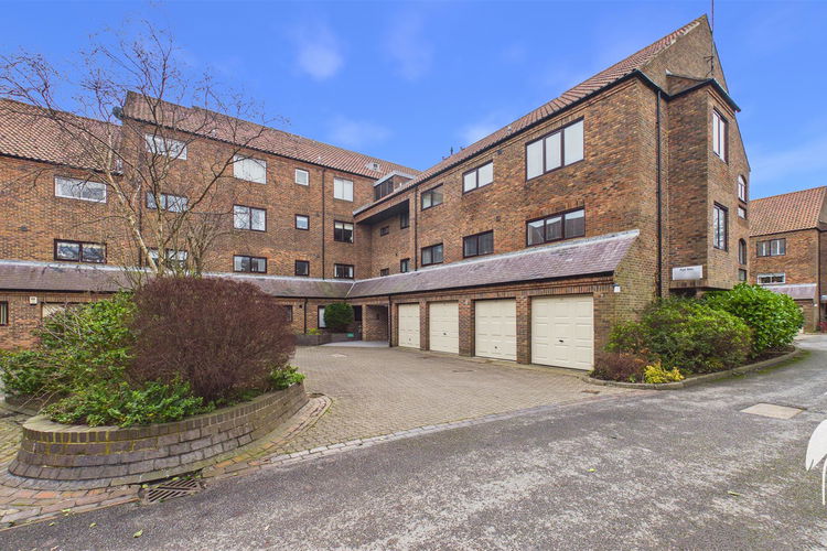 Outside - Picture 27 of 28