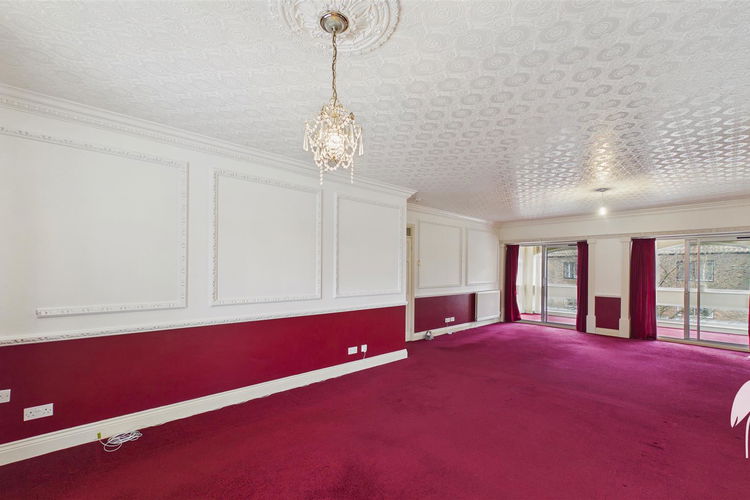 Lounge/Dining Room - Picture 5 of 28