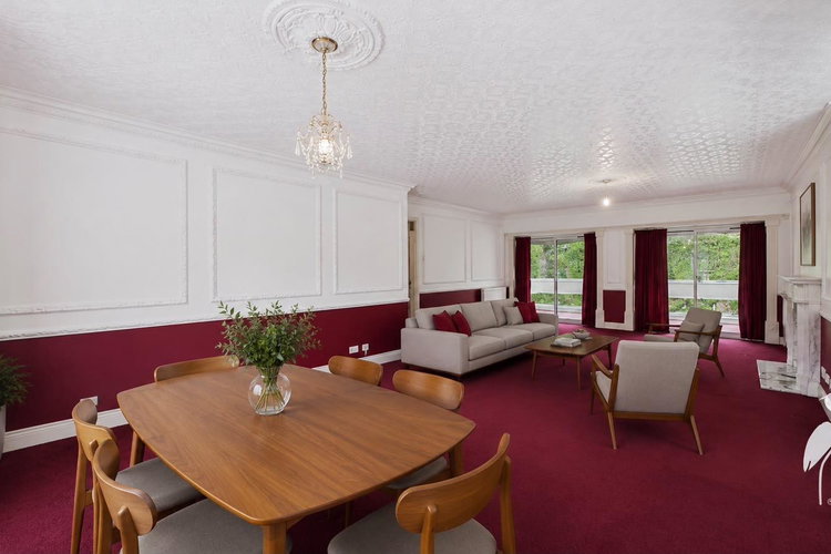 Lounge/Dining Room - Picture 3 of 31