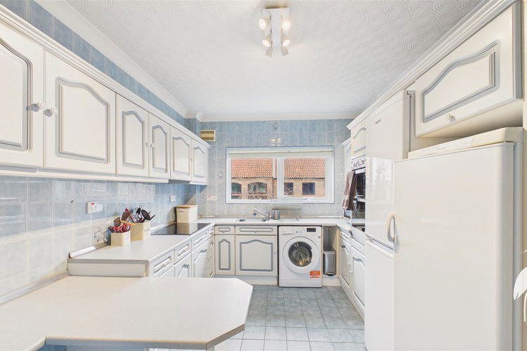 Kitchen - Picture 9 of 28