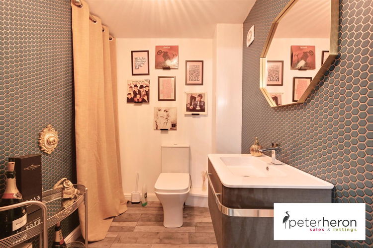 Washroom/WC - Picture 13 of 36