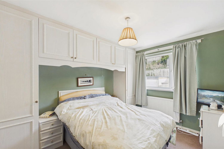 Bedroom 1 - Picture 12 of 29