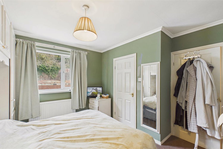 Bedroom 1 - Picture 13 of 29