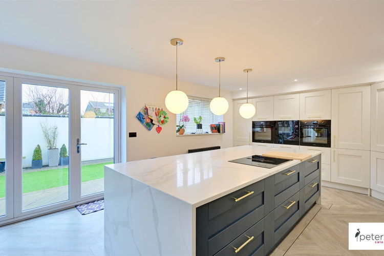 Open Plan Dining Kitchen & Family Area - Picture 12 of 44