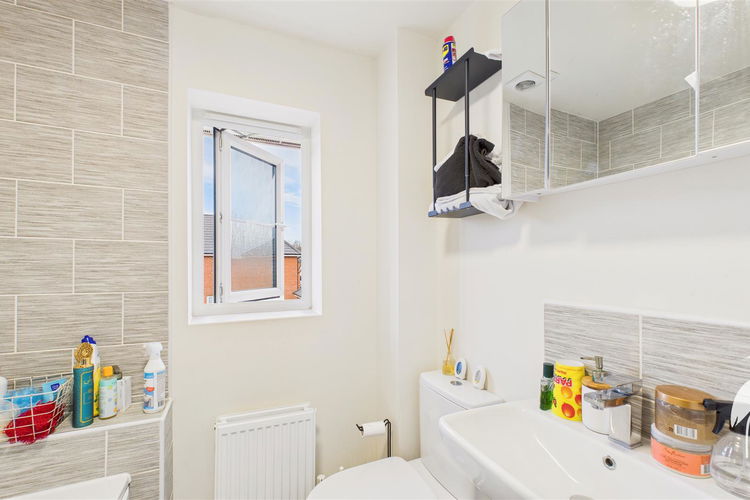 Bathroom - Picture 14 of 17