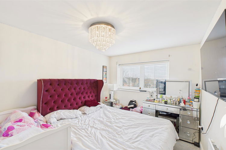 Bedroom 1 - Picture 8 of 17