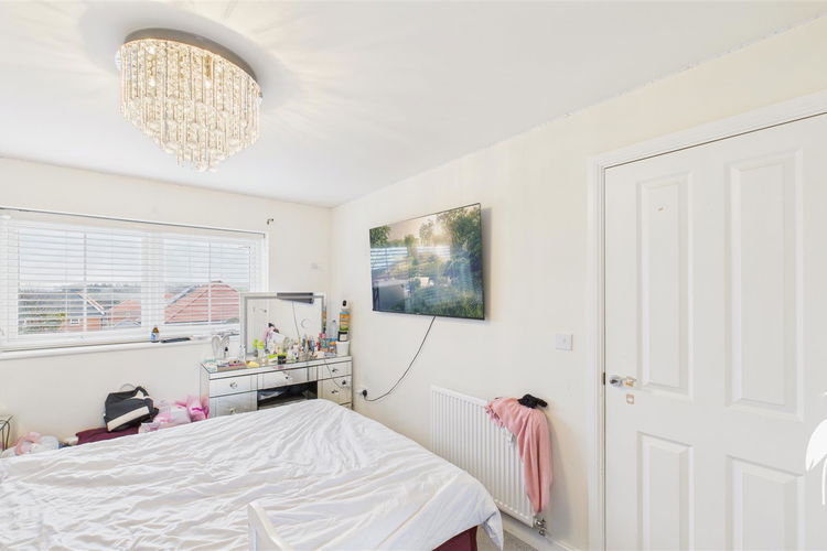 Bedroom 1 - Picture 9 of 17