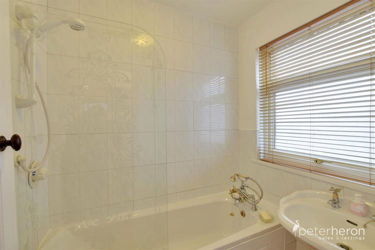 Bathroom - Picture 11 of 15