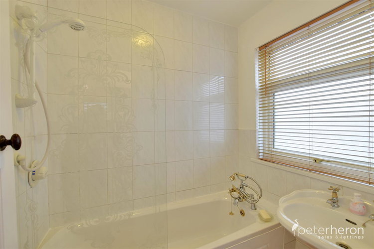 Bathroom - Picture 11 of 15