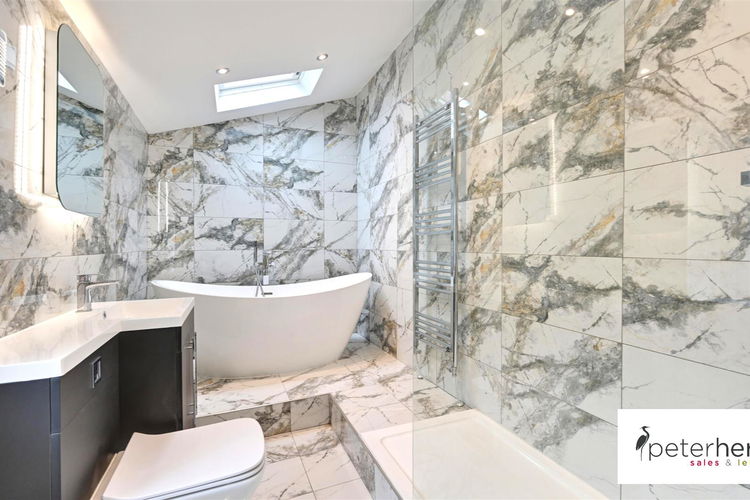 Bathroom - Picture 7 of 16