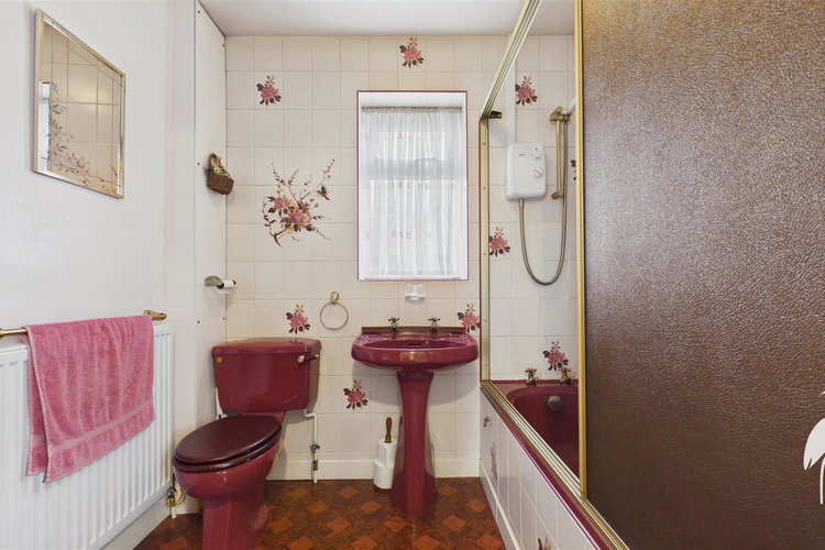 Bathroom - Picture 19 of 23