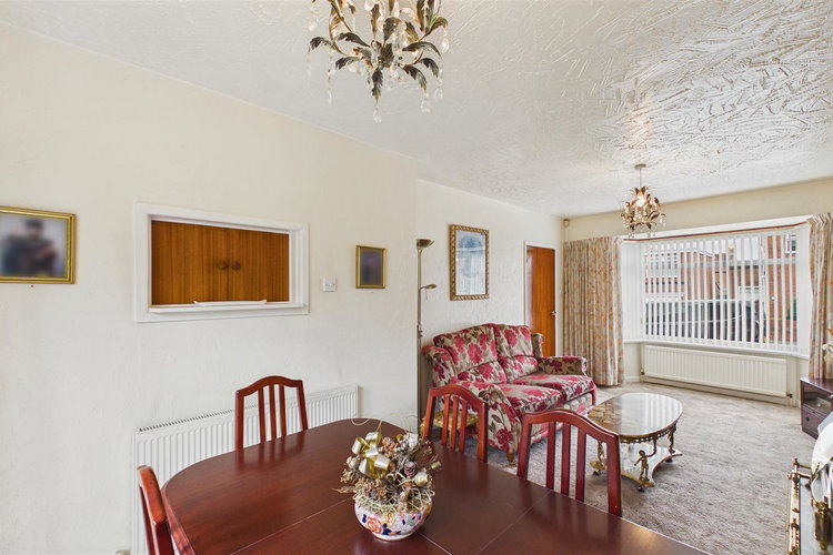 Dining Room - Picture 6 of 23