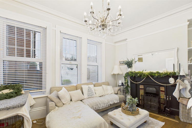 Sitting Room - Picture 4 of 22