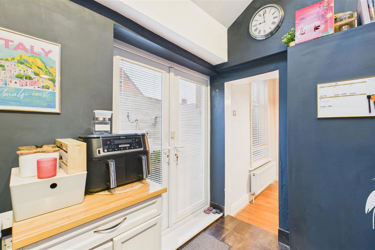 Kitchen - Picture 8 of 22