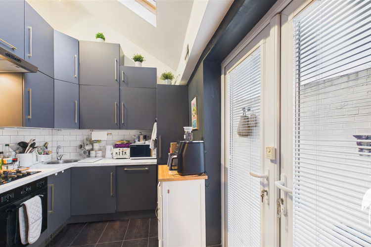 Kitchen - Picture 9 of 22