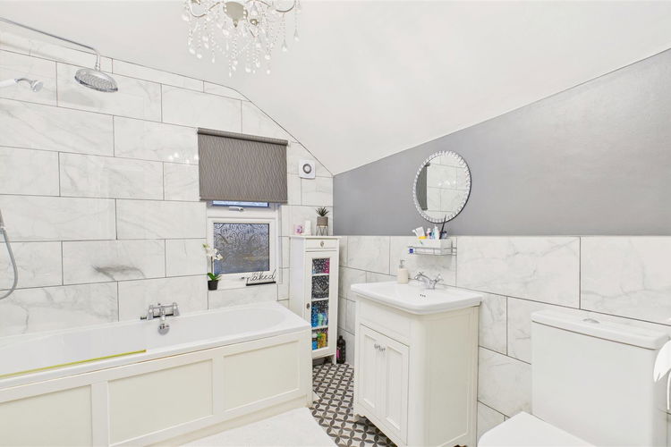 Bathroom - Picture 19 of 22