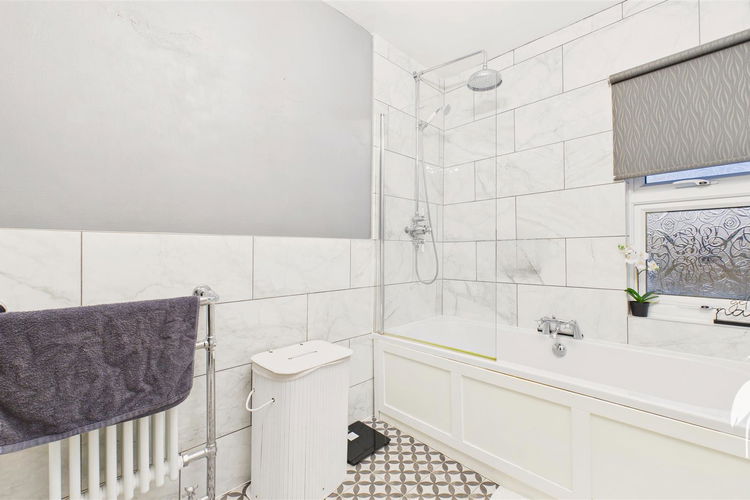 Bathroom - Picture 20 of 22