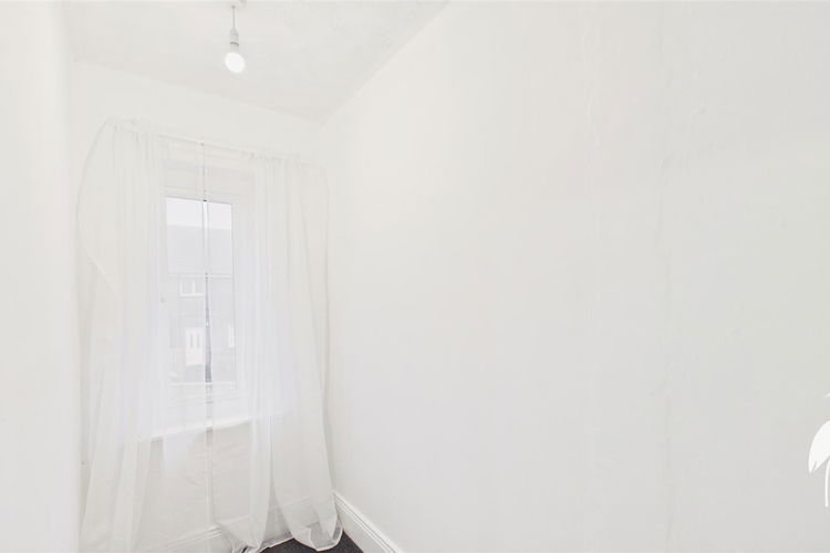 Dressing Room - Picture 12 of 18