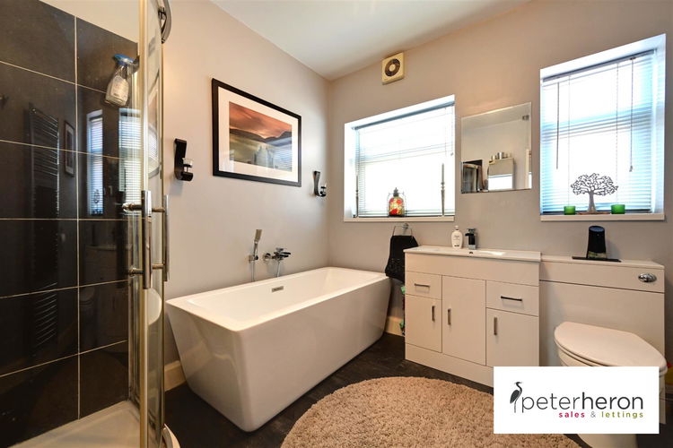 Bathroom - Picture 20 of 29