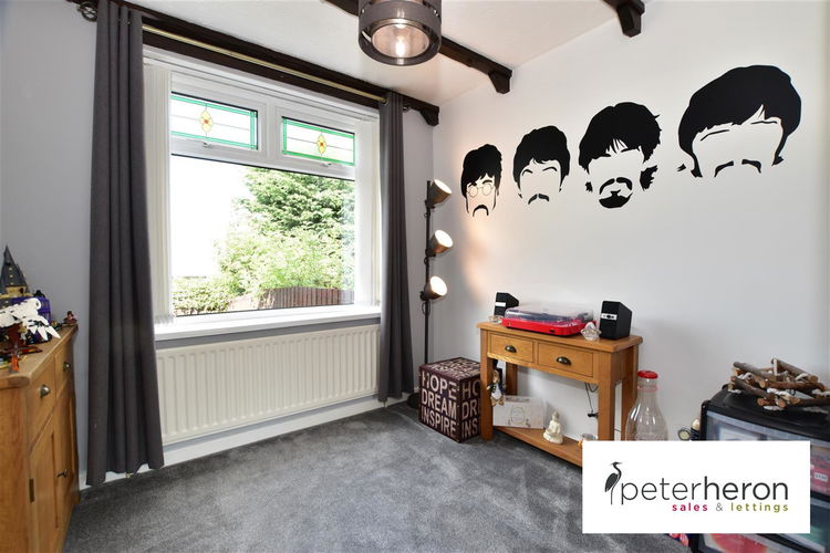 Dining Room - Picture 4 of 14