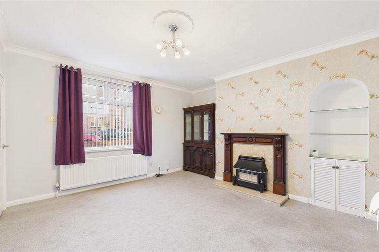 Lounge - Picture 2 of 14