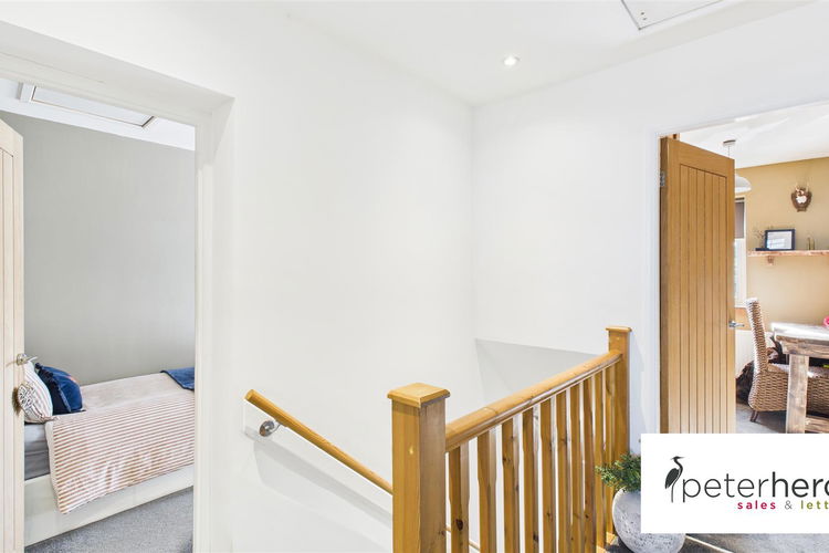 First Floor Landing - Picture 28 of 36