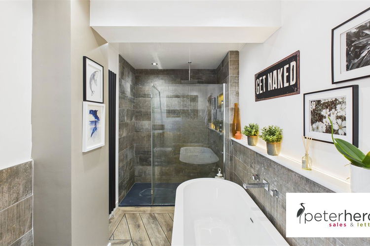 Bathroom - Picture 30 of 36