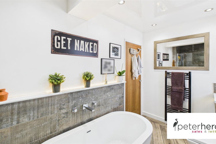 Bathroom - Picture 31 of 36