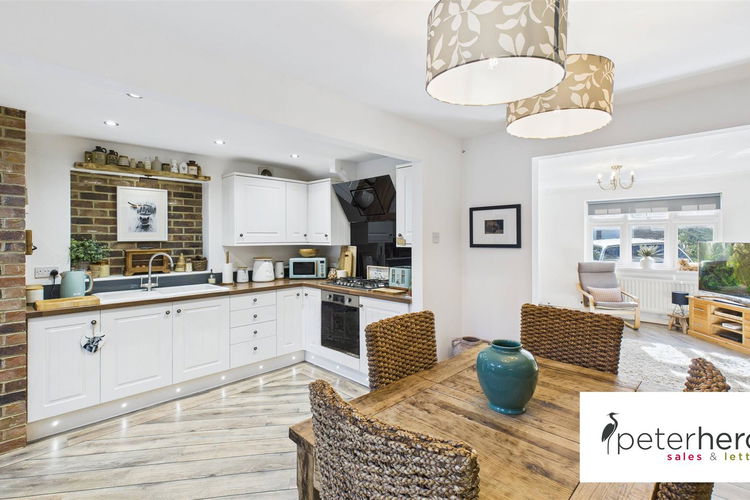 Kitchen Area - Picture 7 of 36