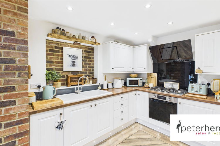 Kitchen Area - Picture 9 of 36