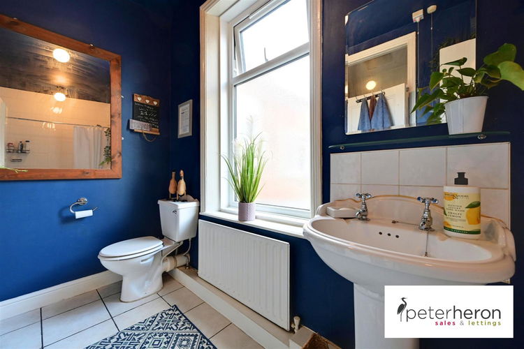 Bathroom - Picture 13 of 15