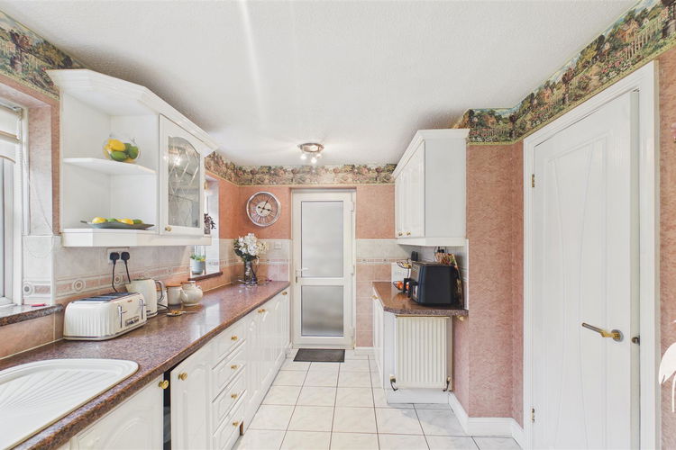 Kitchen - Picture 13 of 35