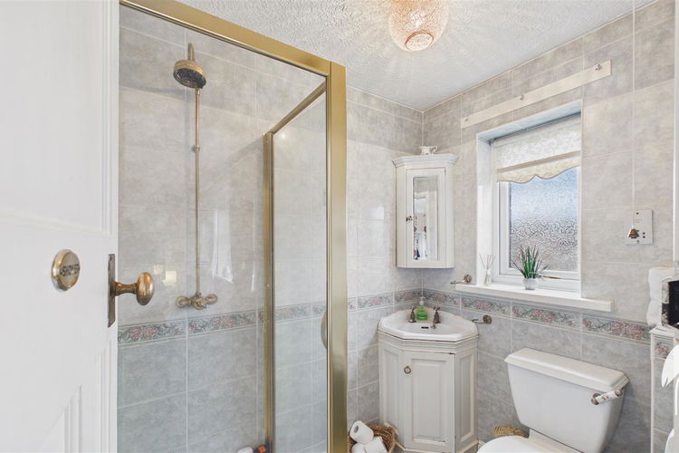 En Suite Shower Room - Picture 21 of 35